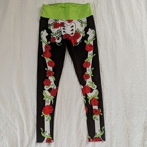 Skeleton & rose leggings M